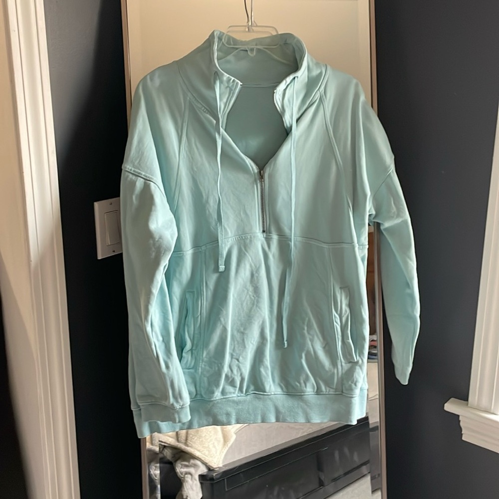 Pullover Sweatshirt l Medium